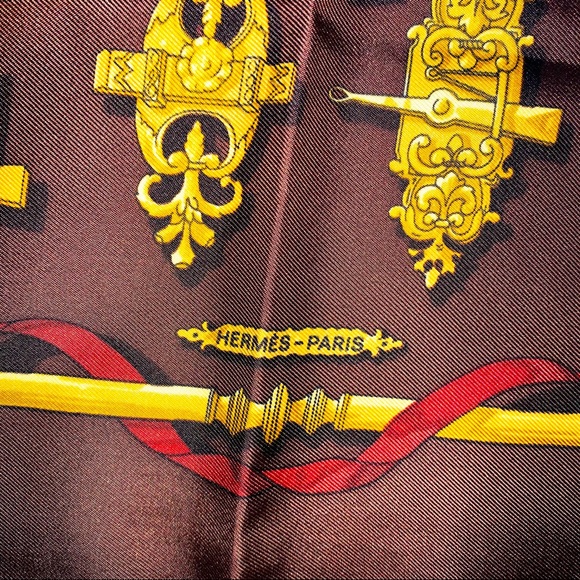 SOLD Hermès | Ferronnerie Silk Scarf - Picture 8 of 9